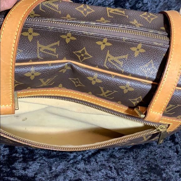 Authentic Louis Vuitton Cite GM - Picture 6 of 15